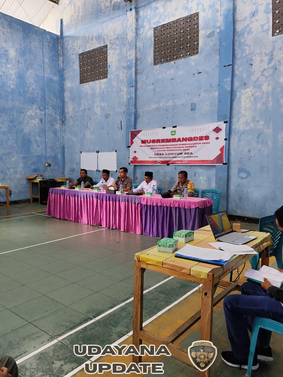 Wujudkan Pembangunan Desa, Babinsa Lunyuk Ikut Musrenbangdes Lunyuk Rea