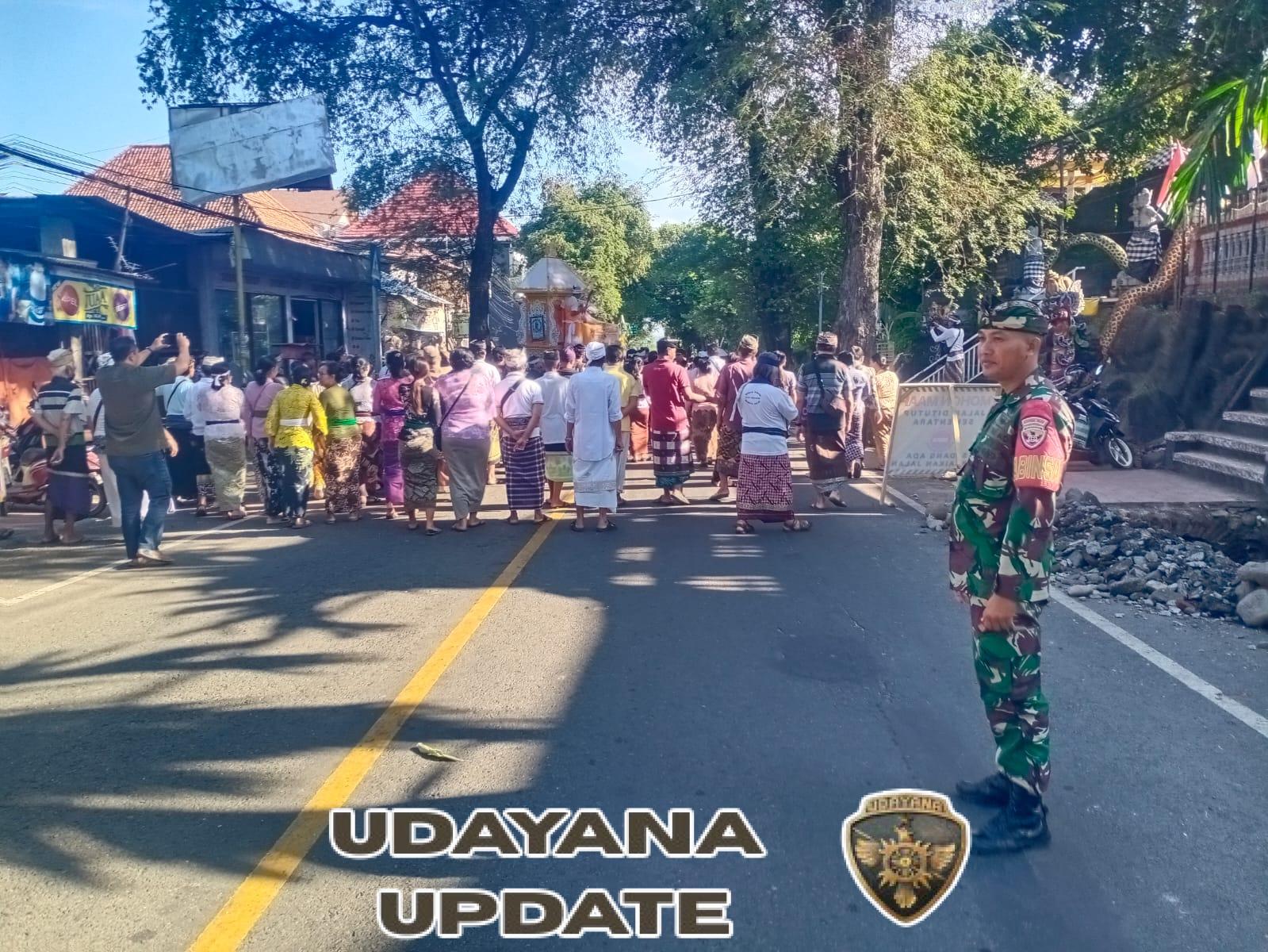 Pengamanan Humanis Babinsa Banjar Tegal Pererat Kedekatan dengan Warga