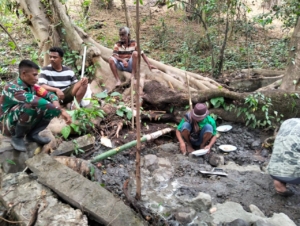 Sinergi TNI dan Warga, Bak Induk Mata Air Desa Watubaing Segera Dibangun