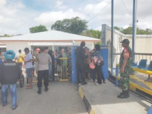 Koramil 1627-02/Pantai Baru Laksanakan Pengamanan Rutin di Pelabuhan Fery Ofalangga