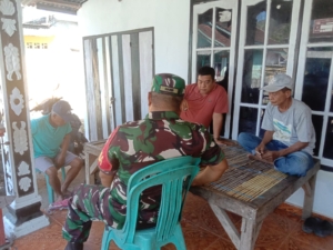 Sertu M. Nasir Ingatkan Masyarakat Tapir Antisipasi Musim Hujan