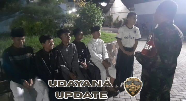 ‎Patroli Kongkow Babinsa di Aikmel, Warga Diajak Jaga Ketertiban Desa