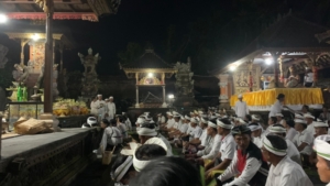 Babinsa Sidan Hadiri Upacara Mejaya Jaya Pengukuhan Panitia Karya Agung