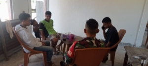 Babinsa Koramil 1618-05/Biut Laksanakan Komsos dan Edukasi Pendaftaran TNI kepada Generasi Muda di Desa Biloe
