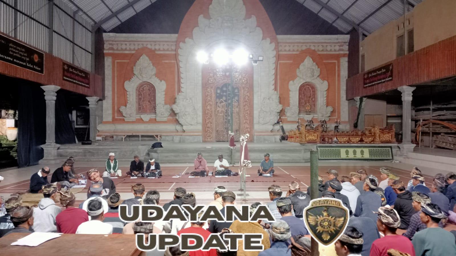 Babinsa Desa Selat Wujudkan Sinergi Lewat Pengamanan Paruman Desa Adat