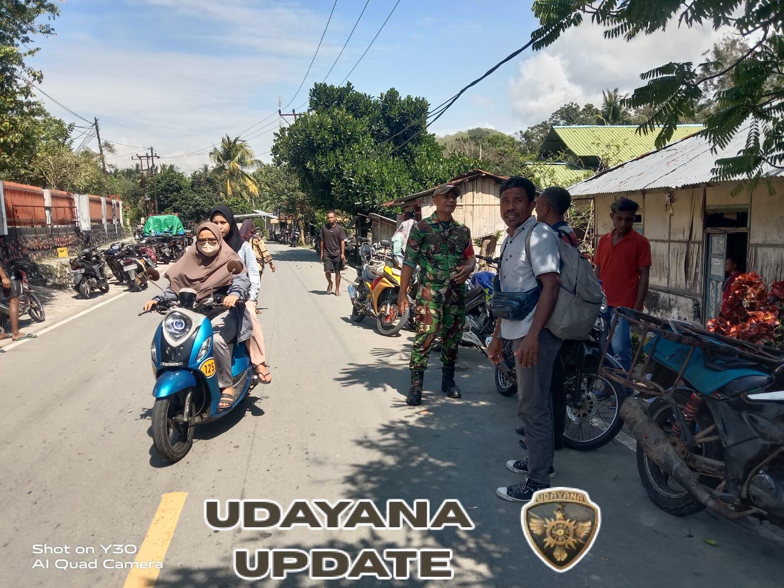 Babinsa Koramil 1602-01/Ende Tingkatkan Kamtibmas Melalui Komsos di Pasar Nangapanda