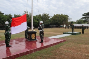 ‎Kasdim Bacakan Amanat Pangdam IX/Udayana dalam Upacara 17-an di Kodim Sumbawa