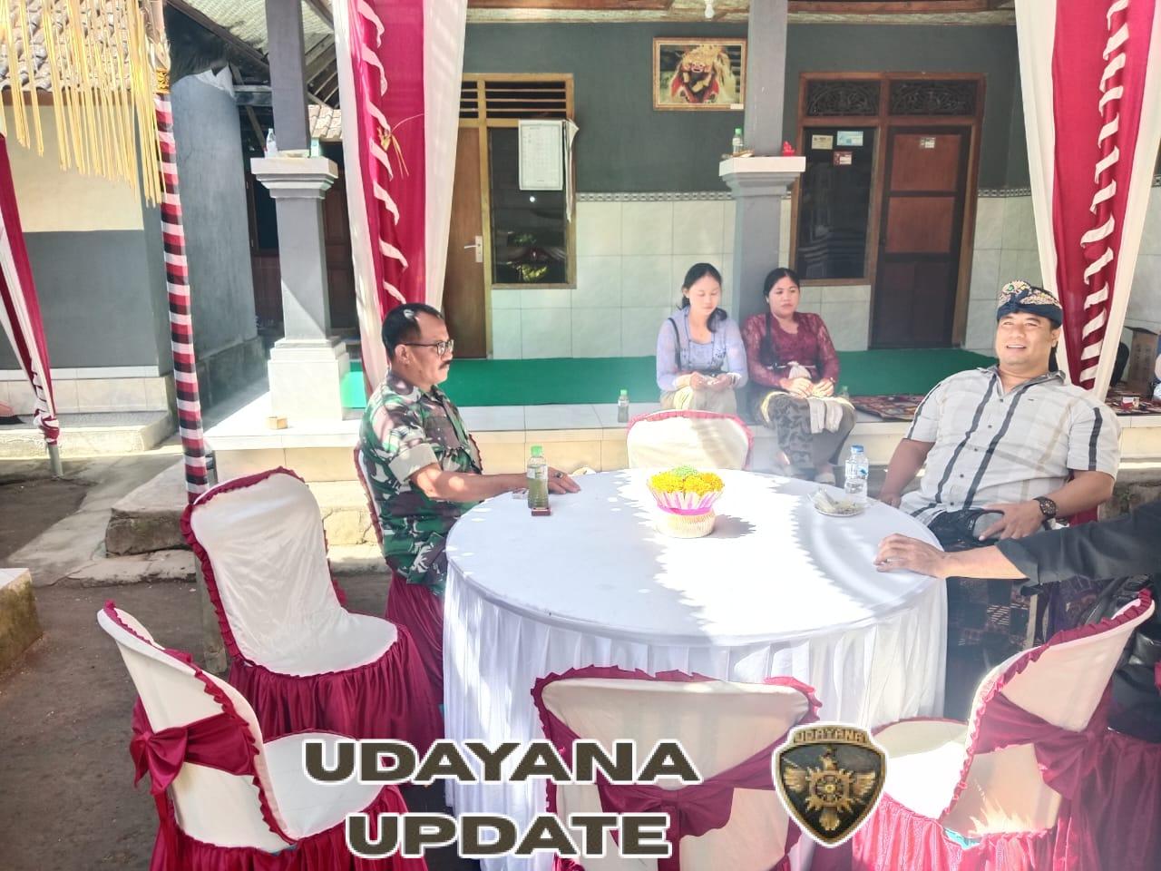 Babinsa Desa Peninjoan Tunjukkan Kepedulian dengan Hadiri Undangan Pernikahan Warga