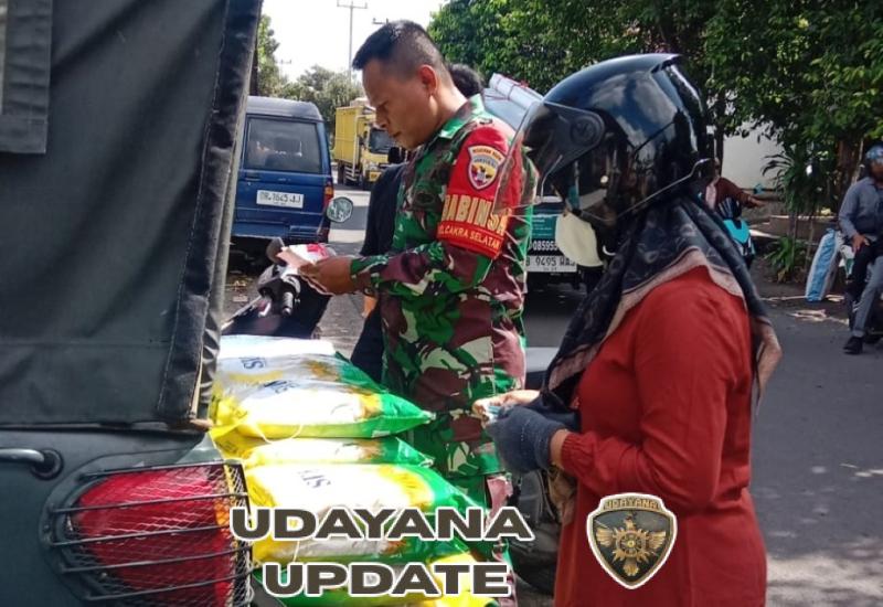 Warga Antusias Terima Penyaluran Beras SPHP di Cakranegara