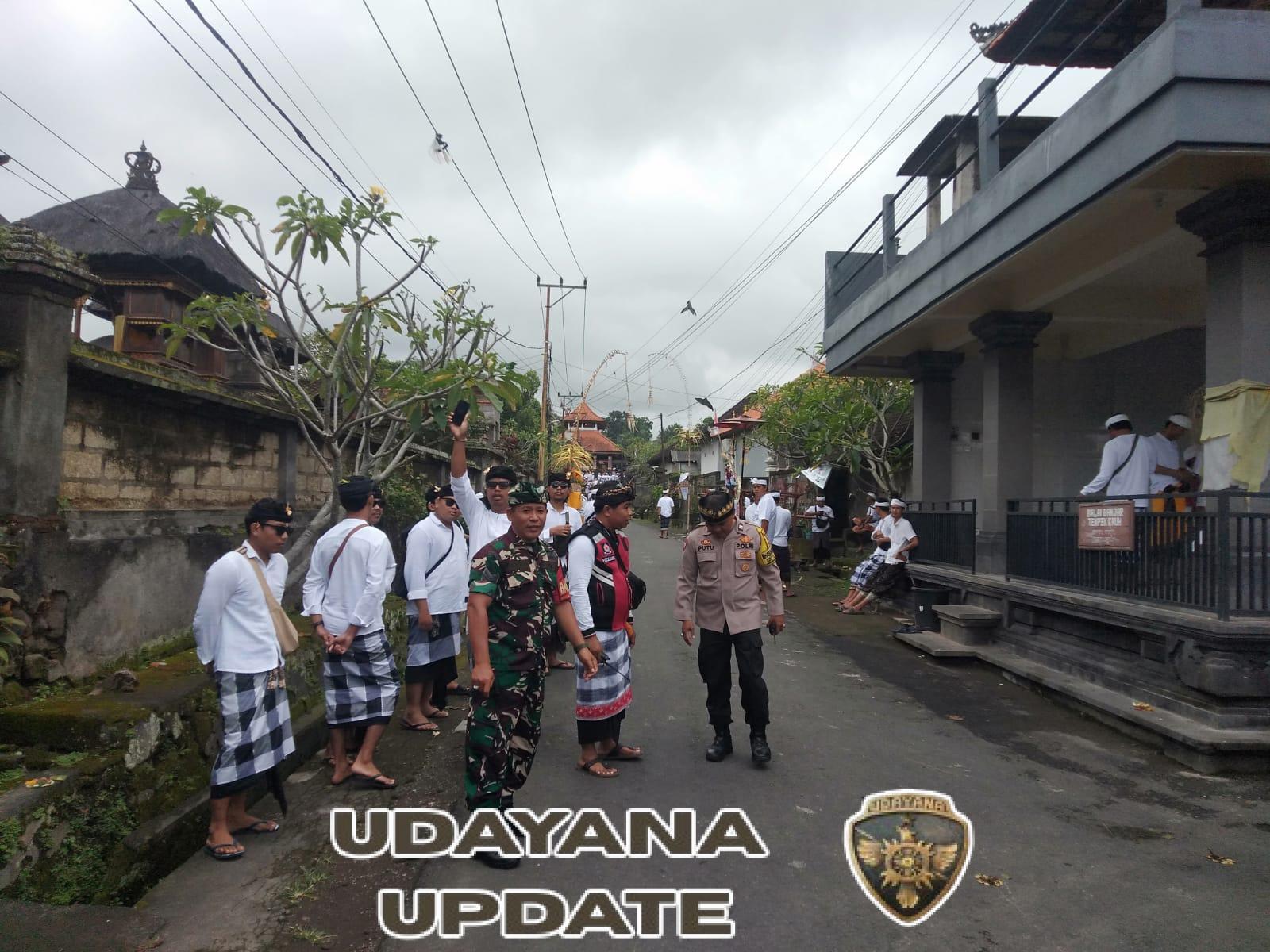 Babinsa Koramil Blahbatuh Dampingi Pecalang dalam Pengamanan Upacara Keagamaan di Bedulu