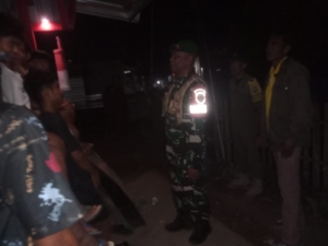 Sinergi Babinsa, Satpol PP, dan Linmas Jaga Keamanan Desa Pesa