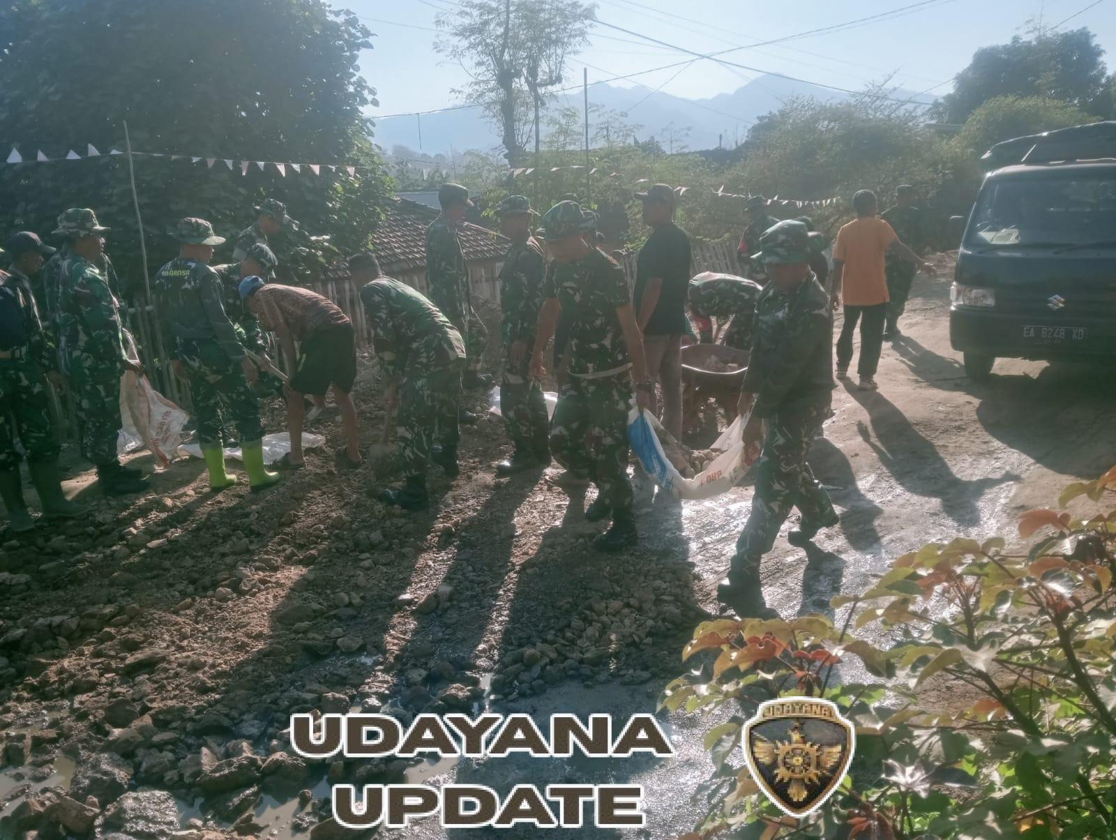 Sinergi TNI dan Masyarakat Soromandi Perbaiki Jalur Punti–Sampungu