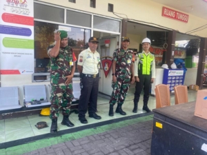 Babinsa Ende Awasi Langsung Kondisi Keamanan di Depo Pertamina