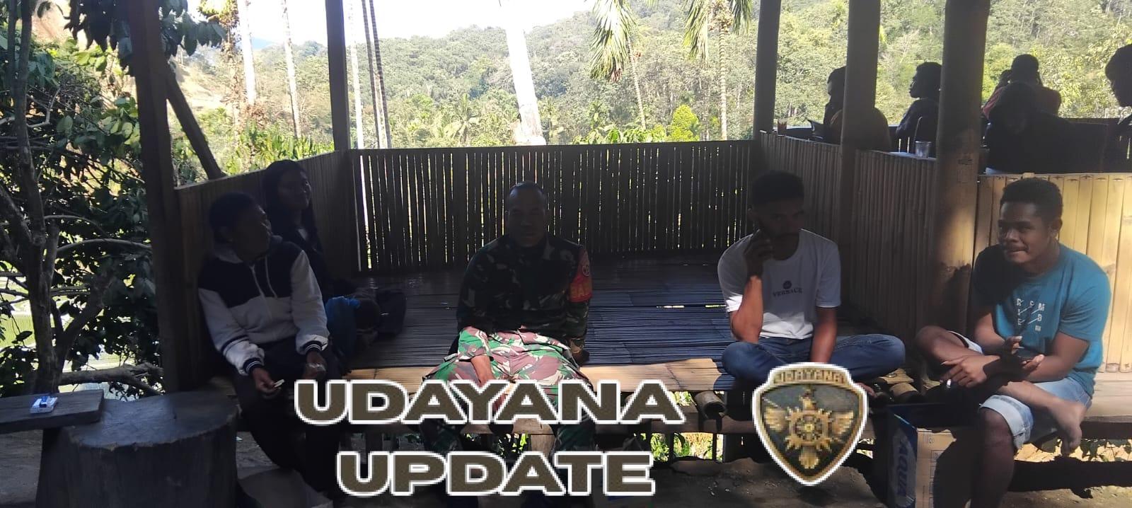 Tingkatkan Kemanunggalan TNI dan Rakyat, Babinsa Kodim 1602/Ende Gelar Komsos