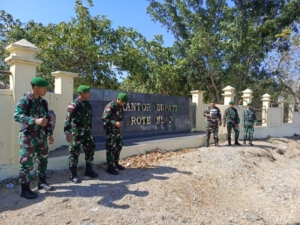 Kodim 1627/Rote Ndao Bersama Satpol PP Gelar Pengamanan di Kantor Bupati dan DPRD