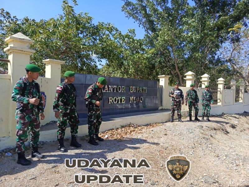 Kodim 1627/Rote Ndao Bersama Satpol PP Gelar Pengamanan di Kantor Bupati dan DPRD