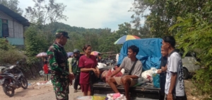 Wujudkan Rasa Aman, Babinsa Ende Laksanakan Pamwil dan Komsos Bersama Masyarakat Koanara