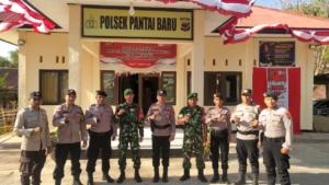 Babinsa Koramil 02/PB Bersama Polsek Pantai Baru Gelar Pengamanan Sektor