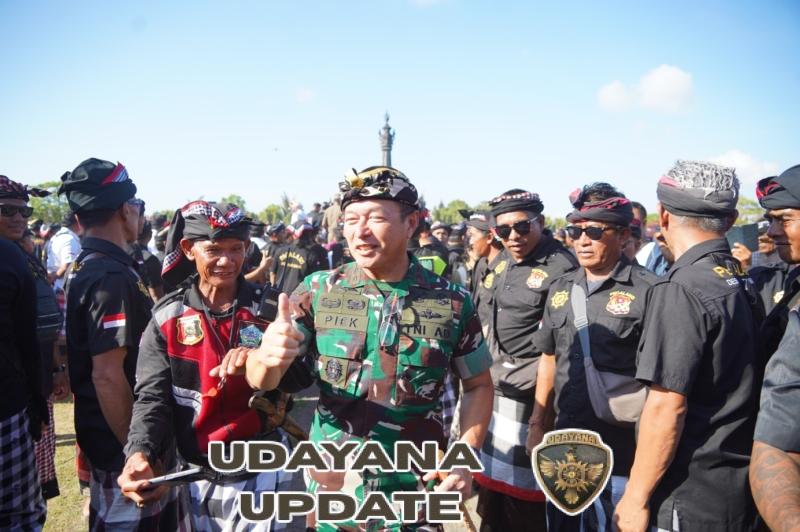 Pangdam IX/Udayana Hadiri Gelar Agung Pecalang, Ajak Perkuat Sinergi Jaga Bali