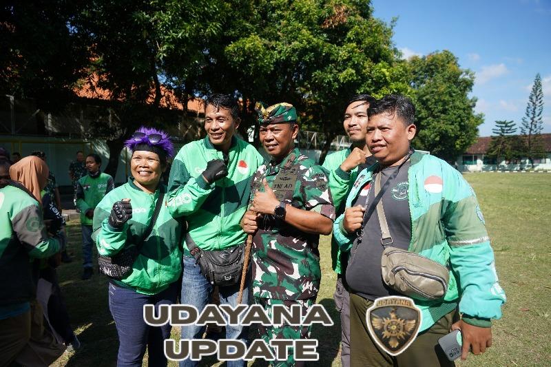 Aksi Damai di Makorem 163/WSA, TNI dan Ojol Bali Teguhkan Persatuan
