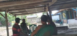 Komsos Babinsa Sertu Mario di Desa Kotafoun Warga Diminta Aktif Jaga Lingkungan