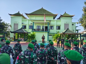 Pimpin Apel Siaga, Dandim Klungkung Ingatkan Prajurit Kedepankan Sisi Humanis