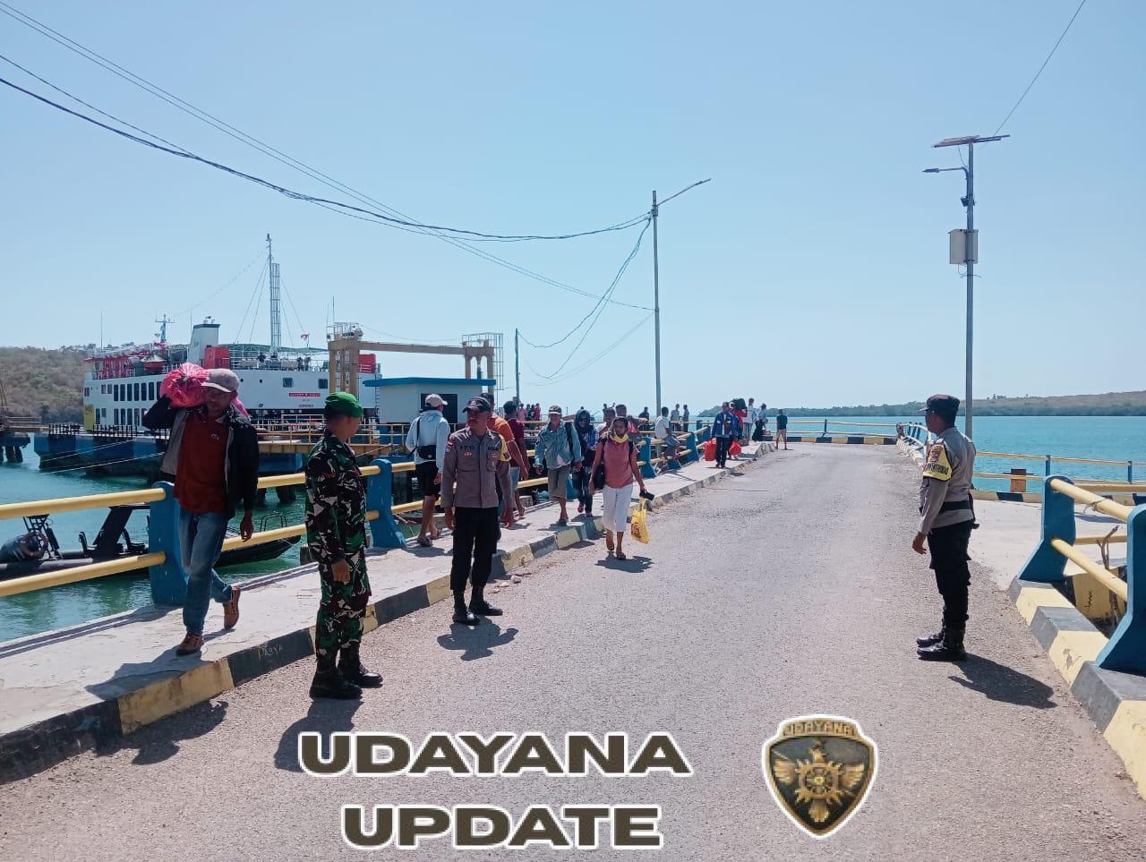 Babinsa Koramil 1627-02 Pantai Baru Laksanakan Pemantauan di Pelabuhan ASDP Ofalangga