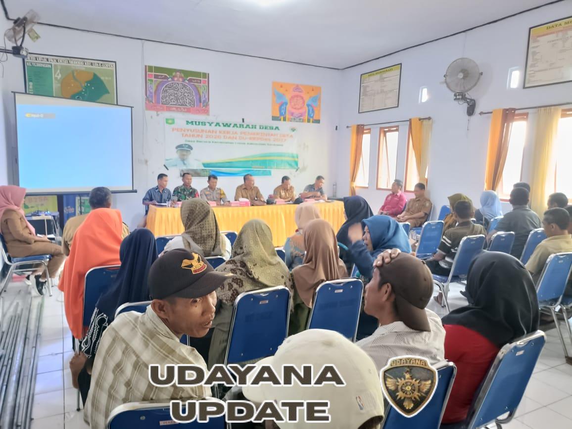 Musdes Desa Berora Berjalan Lancar, Babinsa Ajak Warga Aktif Kawal Pembangunan