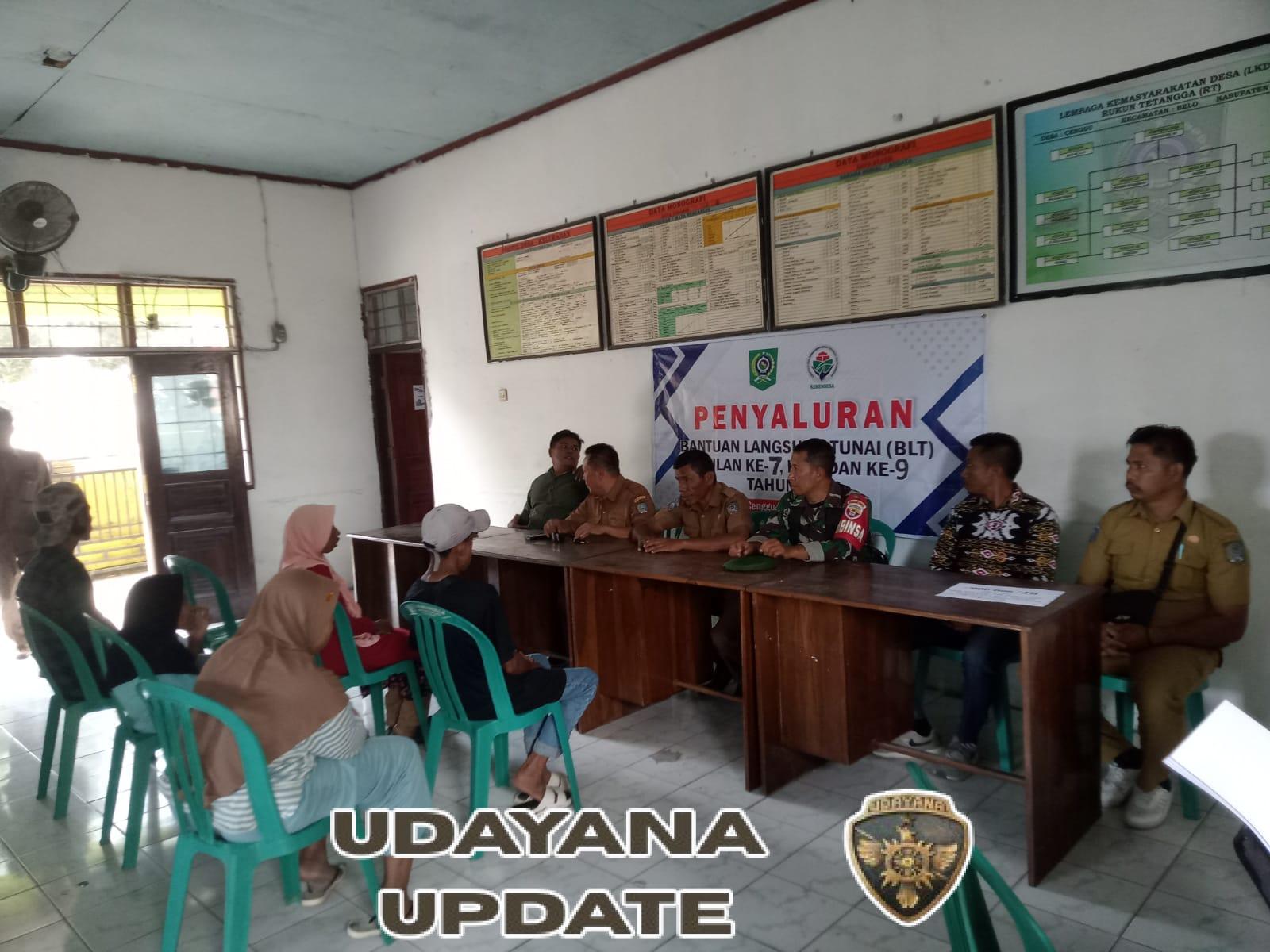 Babinsa Dampingi Penyaluran BLT DD di Desa Cenggu, Pastikan Tepat Sasaran