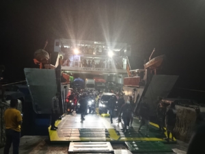 Babinsa Koramil 1627-02/PB Amankan Bongkar Muatan Kapal Feri KM Garda Maritim 3