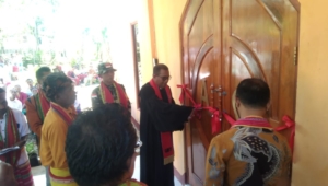 Babinsa Bersama Jemaat Rayakan Pentahbisan Rumah Ibadah Bitobev