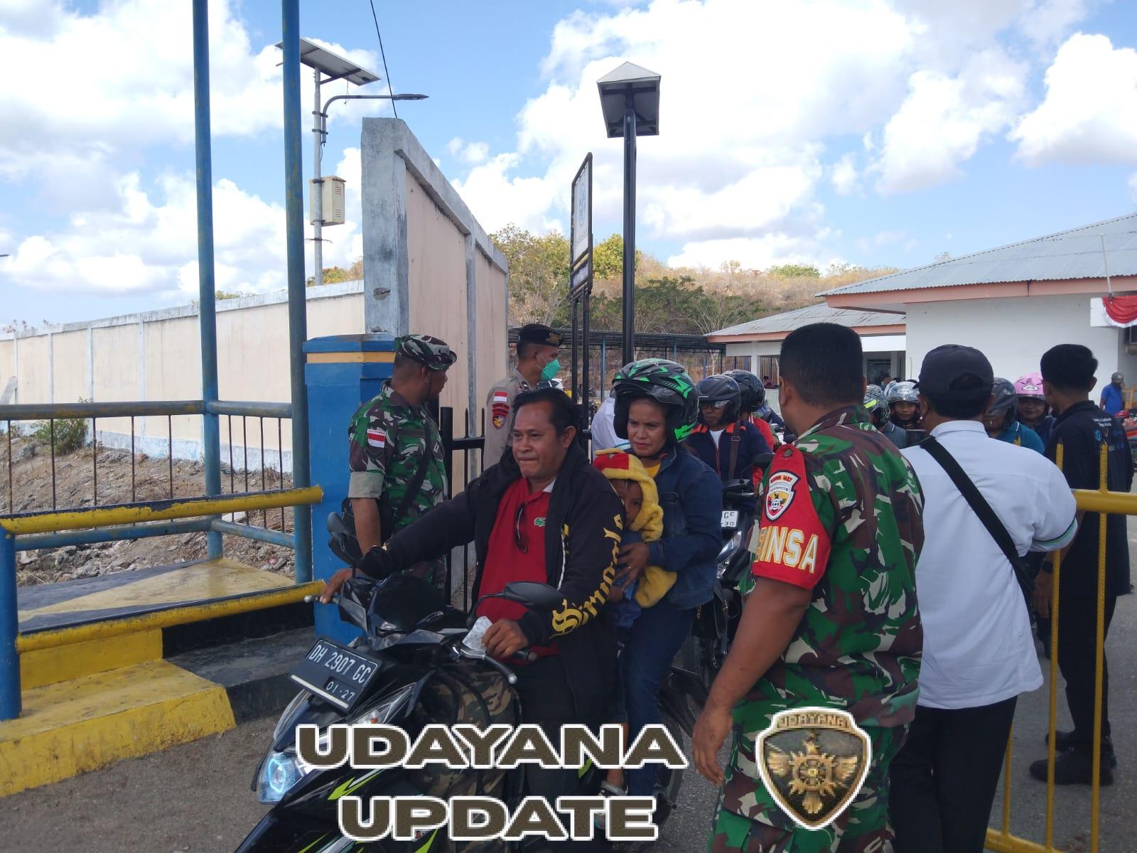 Babinsa Koramil 1627-02/Pantai Baru Laksanakan Monitoring Bongkar Muat KMP Ile Labalekang