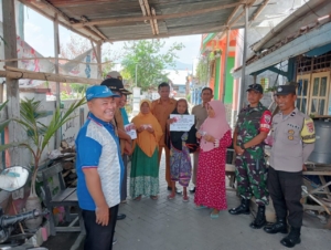 Bantuan Tunai Rp900 Ribu untuk 30 KK Desa Baru Disalurkan Langsung ke Rumah