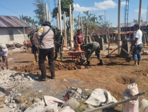 Dukung Program Pemerintah, Babinsa Ruteng Aktif Revitalisasi Rumah Adat di Desa Satar Nkeling