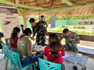 Satgas Pamtas Gelar Pengecekan Kesehatan di Pos Oepoli Tengah