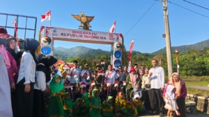 Babinsa Desa Tatar Wakili Tim Penilai Lomba Gapura HUT RI ke-80 se-KSB