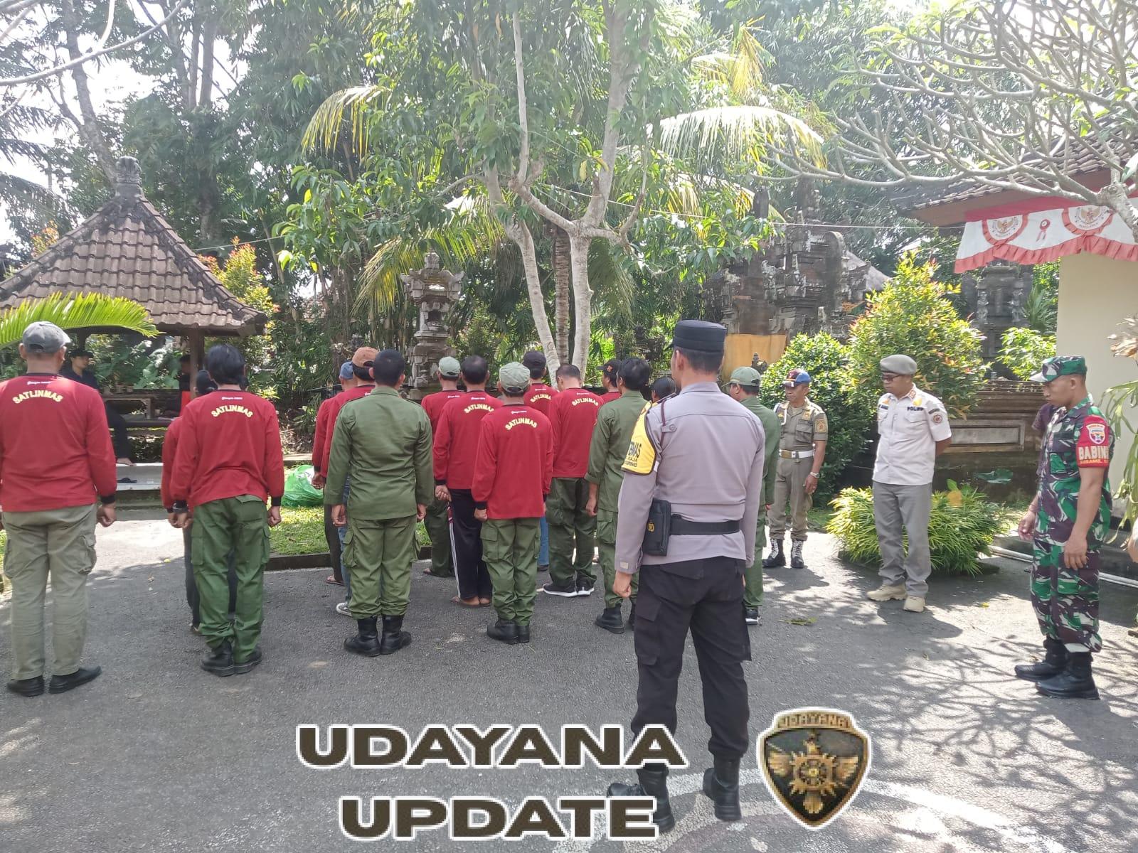 Babinsa Pejeng Kaja Latih Linmas Tingkatkan Disiplin dan Kesiapsiagaan Desa