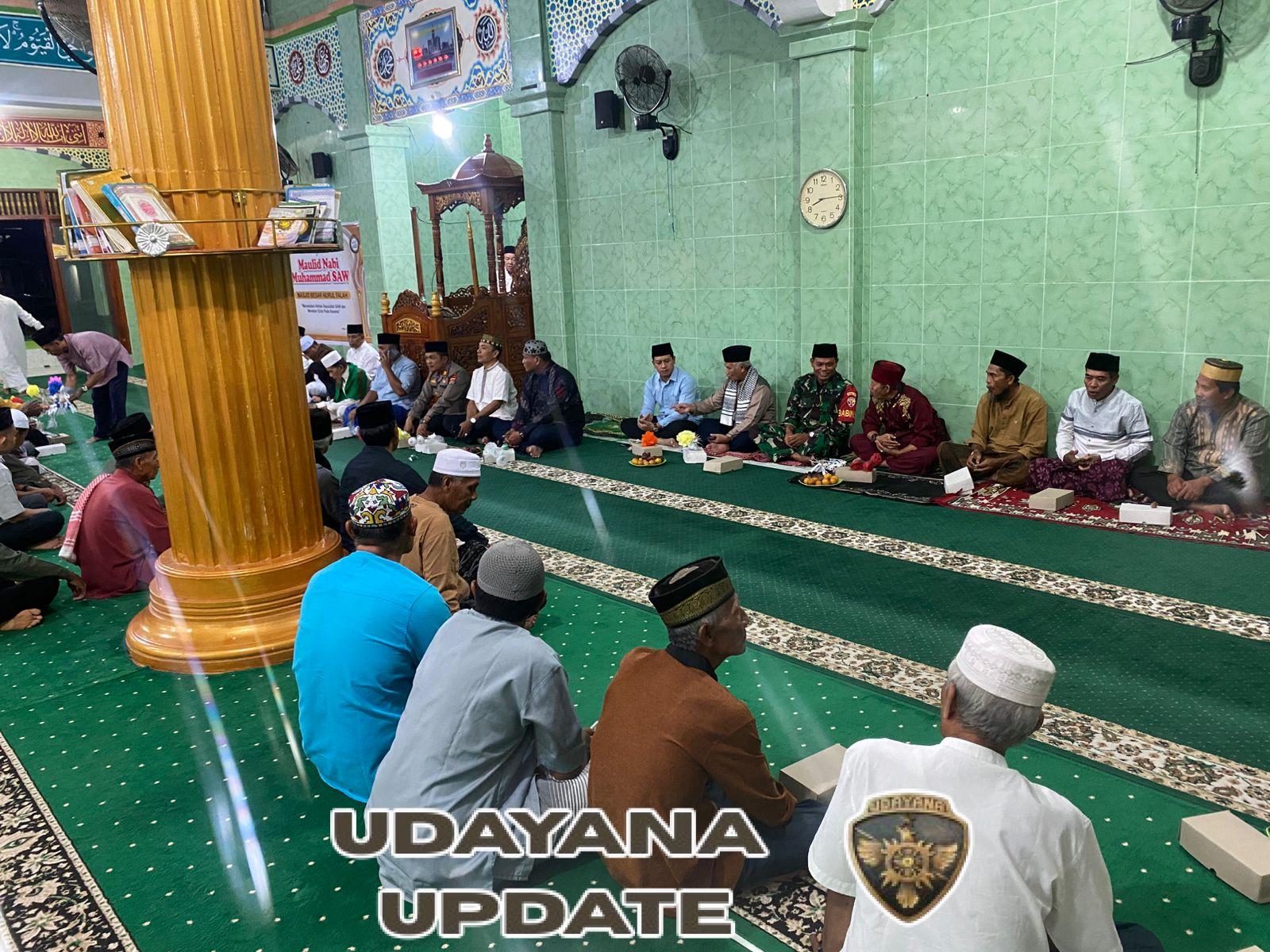Babinsa Koramil 1628-01/Taliwang Hadiri Peringatan Maulid Nabi Muhammad SAW