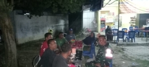 Babinsa Koramil 1614-03 Hu’u Gelar Ronda Malam Bersama Warga Daha