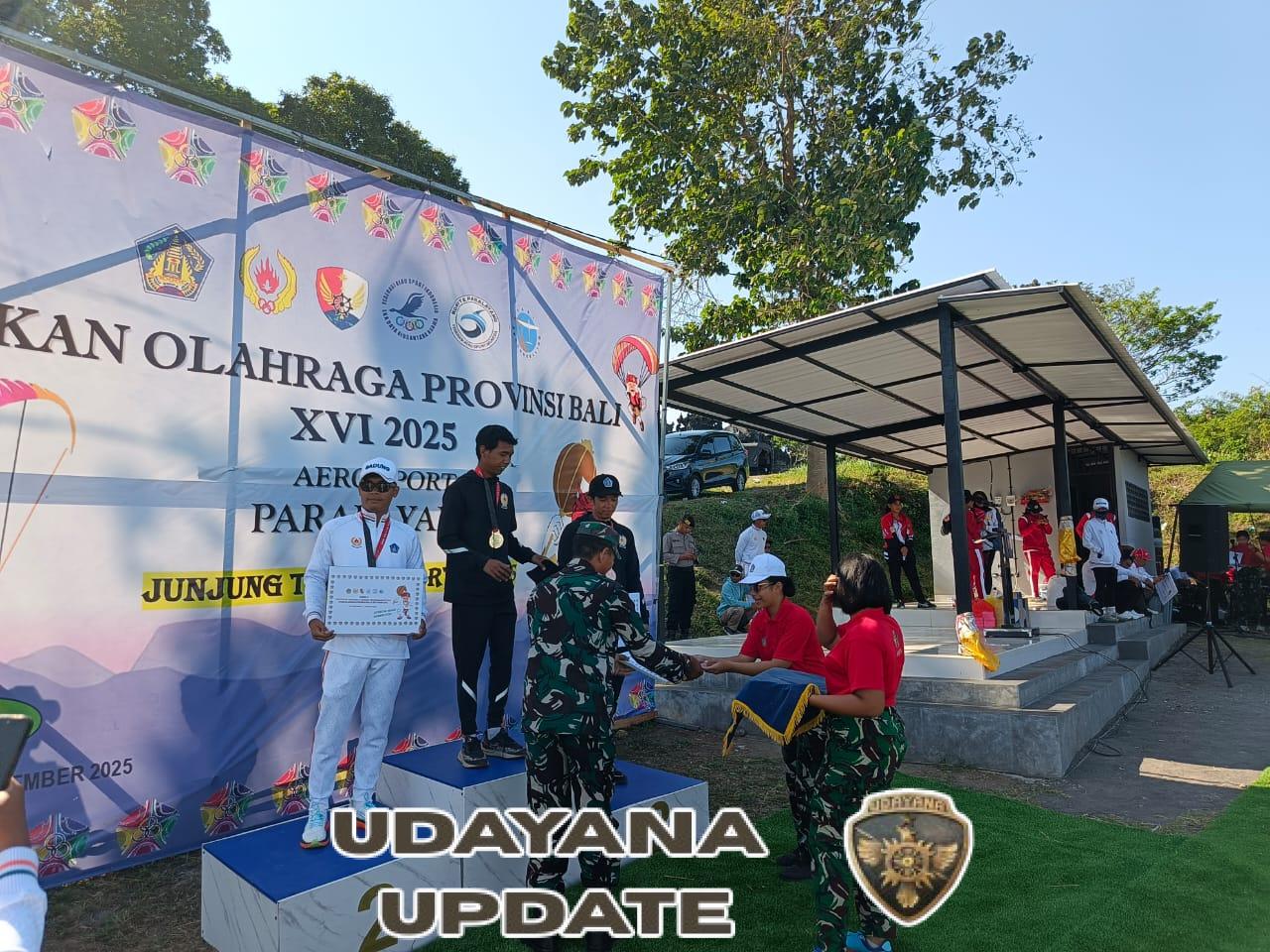 Dukung Prestasi Olahraga, Dandim Klungkung Hadiri Penutupan Kejuaraan Paralayang Porprov Bali 2025