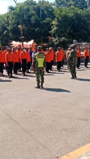 Anggota Kodim 1621/TTS Berikan Pembekalan Teknis Kepada Anggota BPBD Kab. TTS