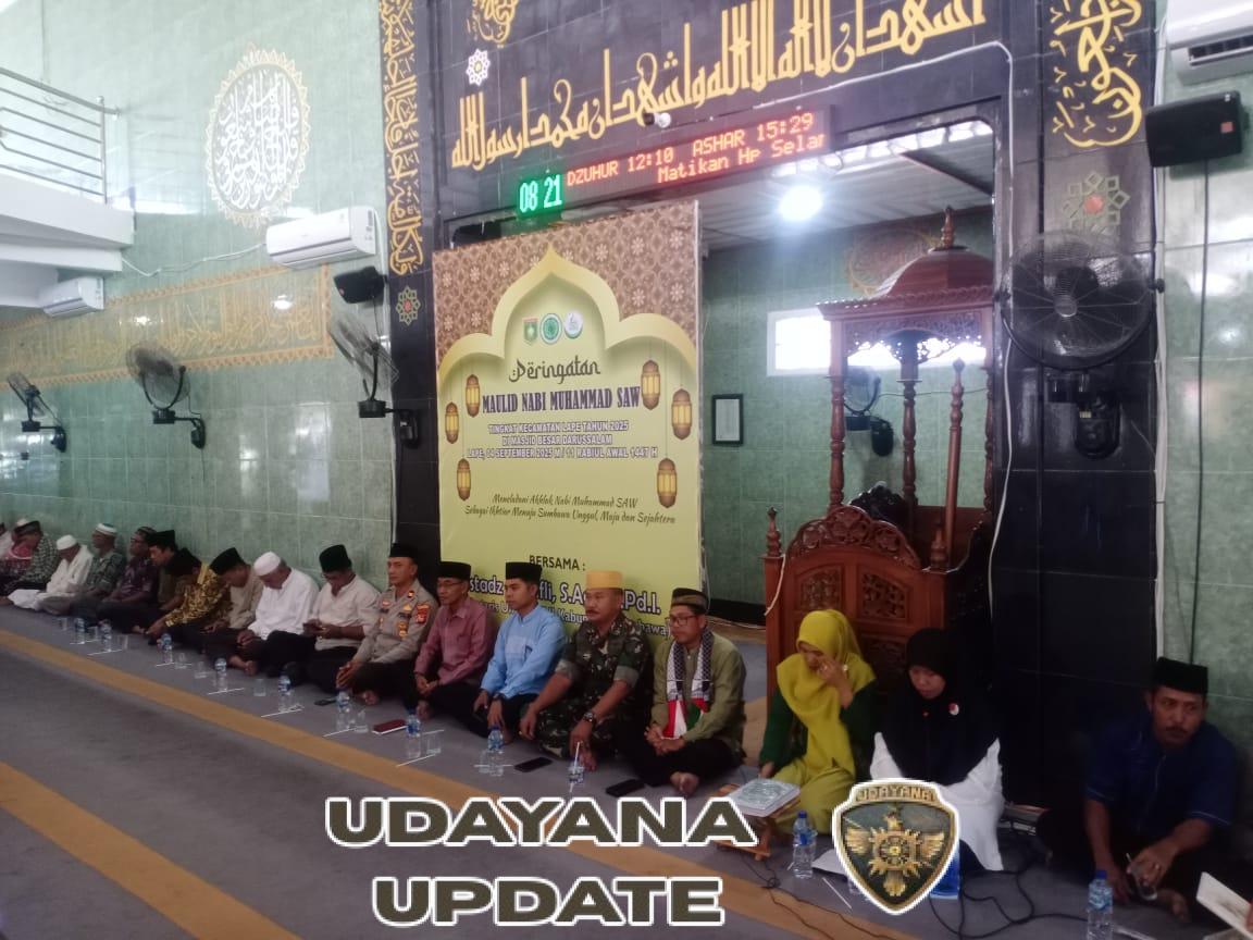 Hadir di Tengah Masyarakat, Koramil 1607-06 Lape Lopok Pererat Kebersamaan Melalui Peringatan Maulid Nabi