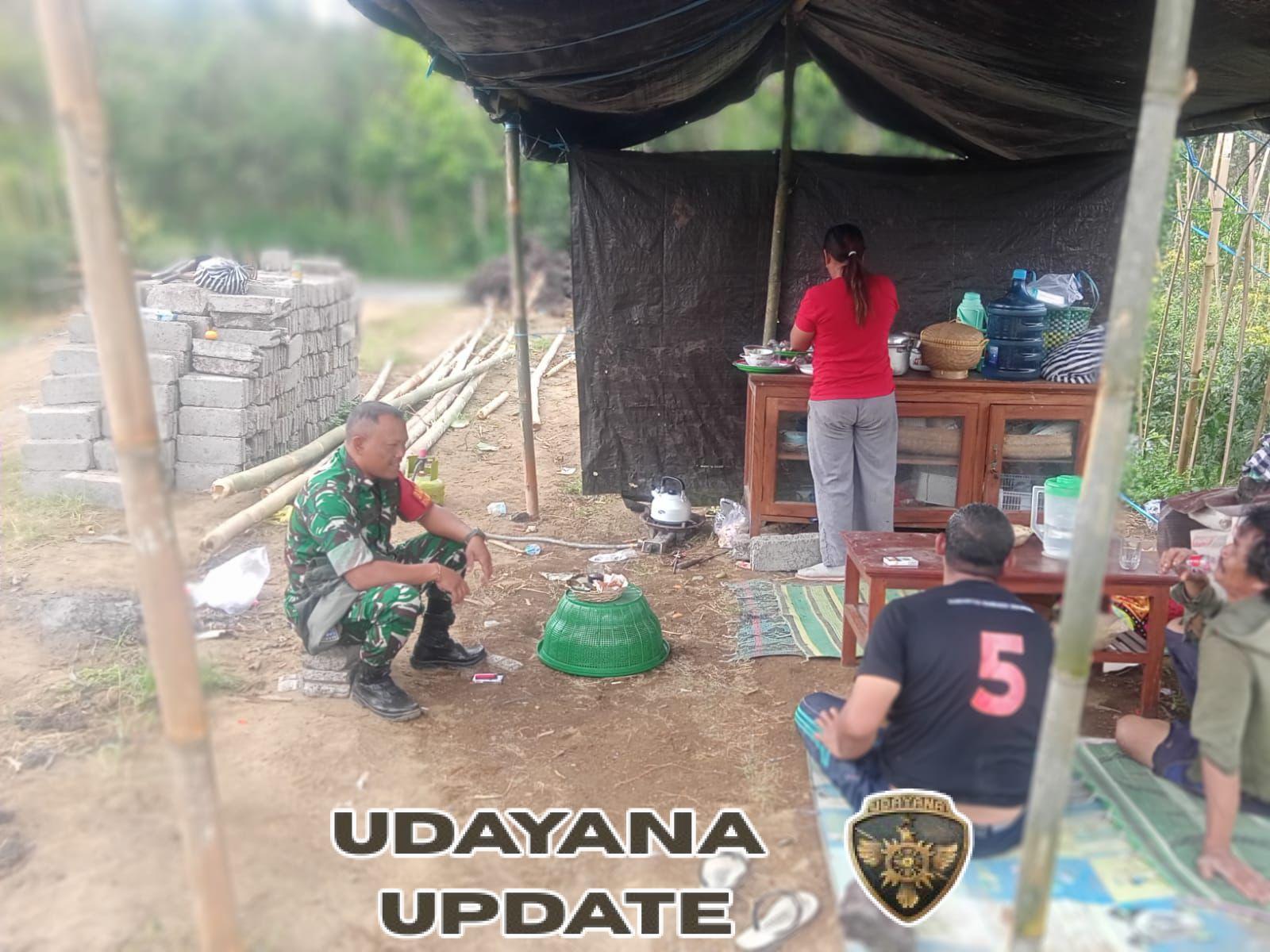 Melalui Komsos Babinsa Desa Pengotan Tekankan Pentingnya Sinergi Warga dalam Menjaga Kamtibmas