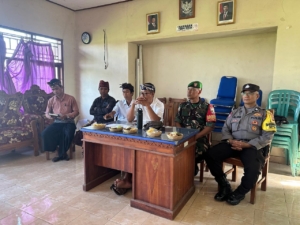 Kehadiran Babinsa Bona Perkuat Musyawarah Desa, Pastikan Program Pembangunan Berjalan Transparan
