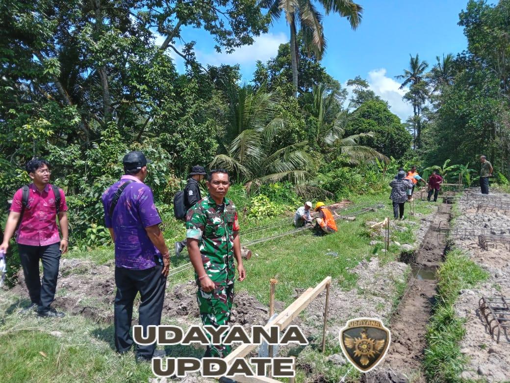 Babinsa Suwat Dampingi Pembangunan TPS3R, Wujudkan Lingkungan Bersih dan Nyaman