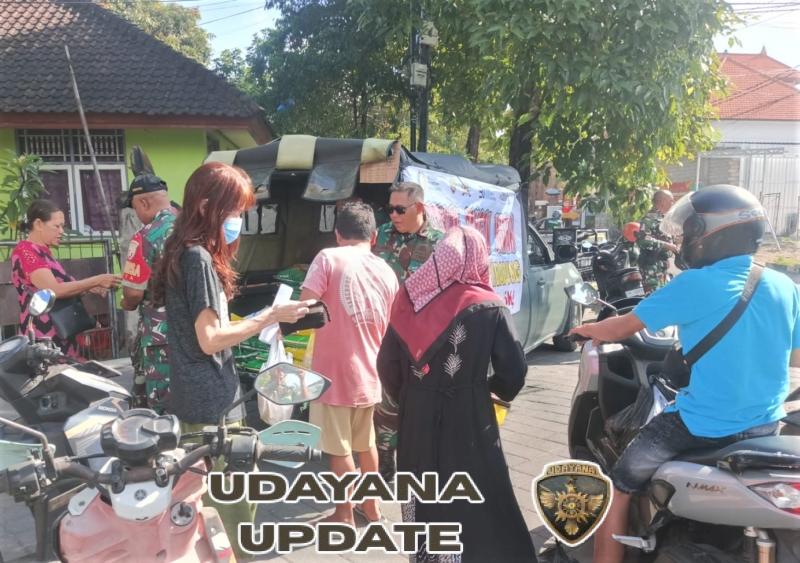 Koramil 1611-03/Kuta Kawal Penjualan Beras SPHP Serentak, Warga Kuta Antusias Serbu Pasar Kelan Tuban