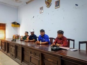 50 KK Warga Sumberkima Terima Bantuan Langsung Tunai, Babinsa dan Aparat Desa Pastikan Proses Berjalan Transparan