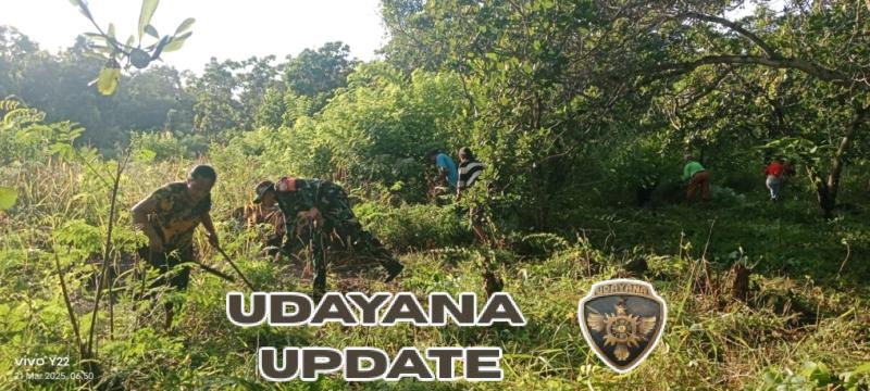 Babinsa Koramil 1624-07/Nagawutung Bersama Warga Gelar Aksi Peduli Lingkungan