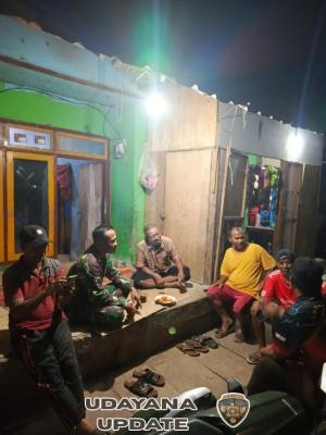 Babinsa Koramil 1628-02/Sekongkang Gelar Patroli Malam Jaga Kamtibmas