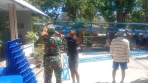 Babinsa Rote Ndao Ajak Warga Perkuat Gotong Royong di Dusun Oli